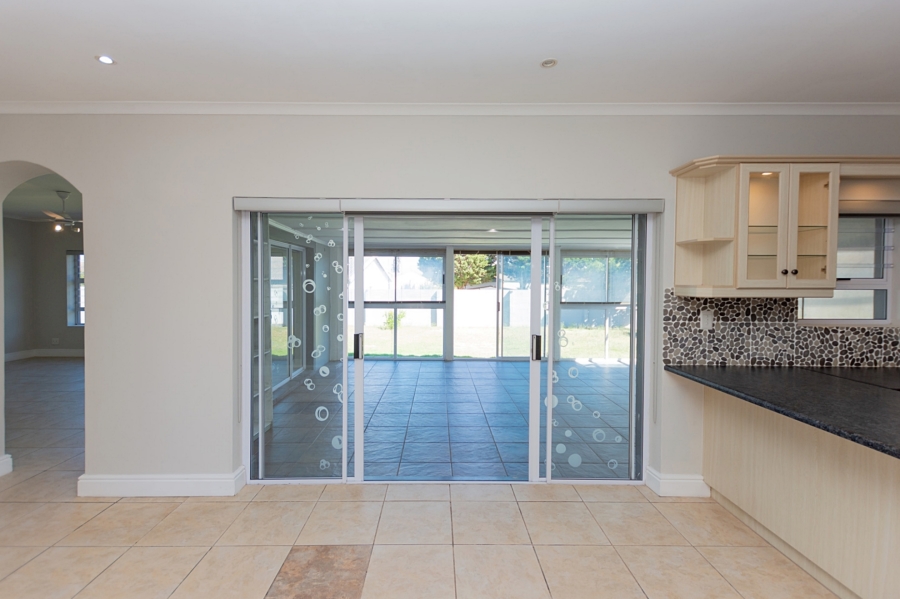 3 Bedroom Property for Sale in Country Club Western Cape